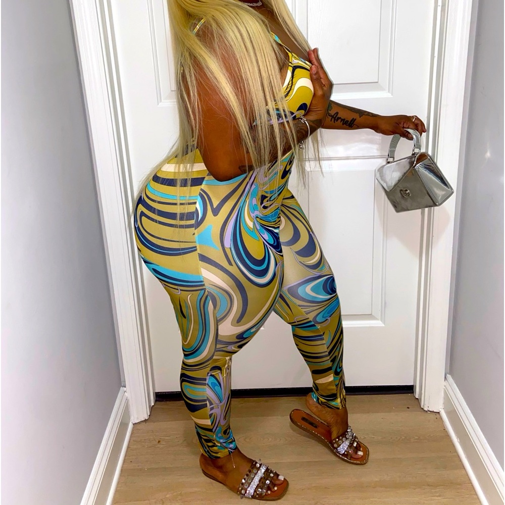 Sexy gotten jumper for sale ! Has a lot of stretch! Size Large